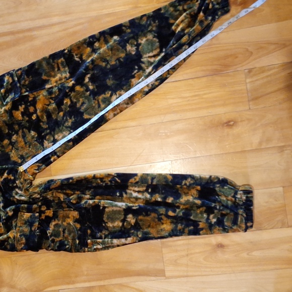 Urban Outfitters Penelope Velvet Joggers Black Green Orange Gold XS Cozy Chic - Picture 12 of 12